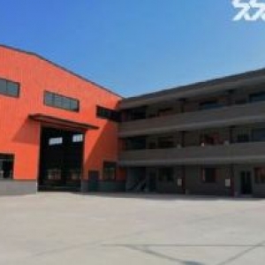 佛山三水区芦苞工业园新岀7400平方独栋厂房，带红本，有办公