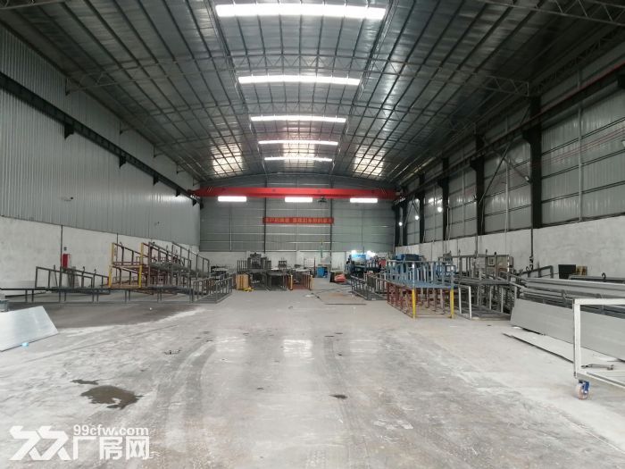 厂房位于佛山三水科技工业园附近，总面积约2300平方，车间2000平方